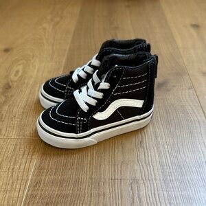 Vans Baby kids Black and White High-Top Sneakers